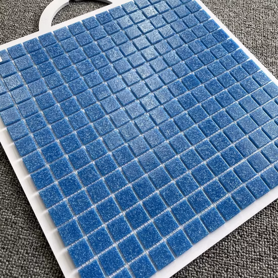 Azulejo de mosaico de vidro cristal azul popular para banheiro de piscina